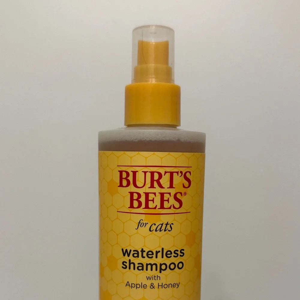 Burt's Bees Hypoallergenic Shampoo and Waterless Cat Shampoo Spray